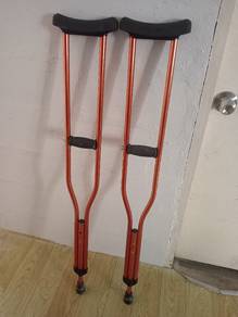 saya mau jual Underarm Crutches