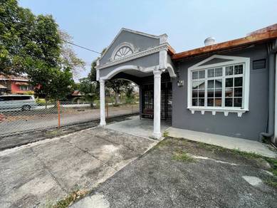 [END LOT] Rumah Renovated Extra Land Taman Desa Cempaka 2 Nilai