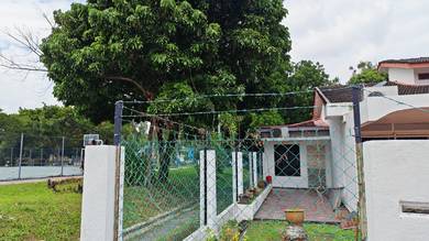 End Lot Great Location Terrace house SS 5 Petaling Jaya For Sale
