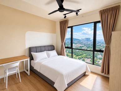 3 Min Walk MRT & Mall, Master Room w/ Private Bath, EMERALD 9, CHERAS!