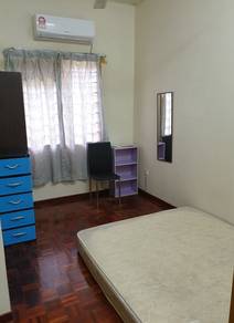 Single room for rent at Kemuning Greenville prefer 👩female