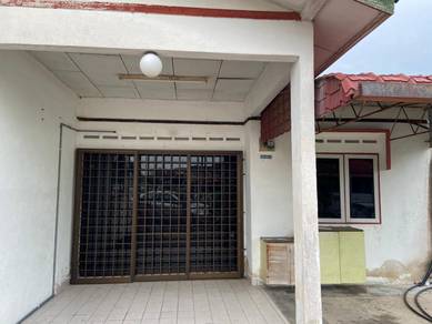 Bilik sewa wanita berhampiran politeknik Merlimau (13 min jln kaki)..