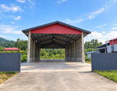 Warehouse, 22,000 sqft big land
