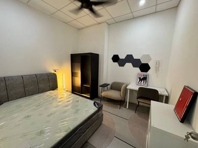 (no window) old Klang road verve suites room for rent