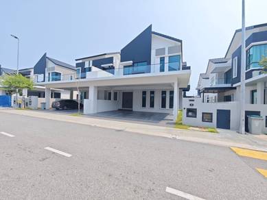 Freehold New gated guarded Semi D at 8 Residence for Sale