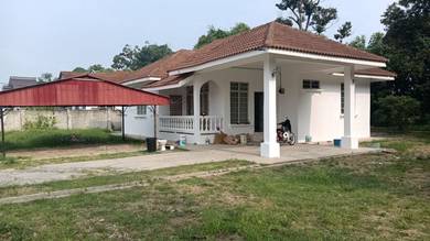 Banglo laman luas @Desa Rahmat, Panji, KB