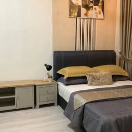 Meta Residence Master Room for male. 250m to MRT Putra Permai station.