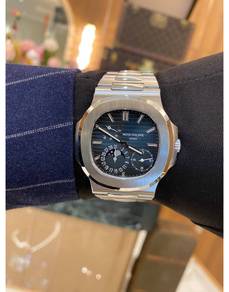 Patek Philippe Nautilus 5712/1A Blue Dial Moon Fac
