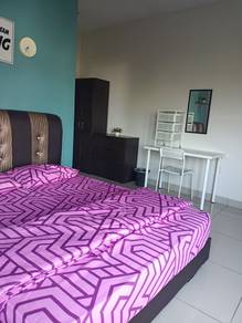 Spacious Fully Furnished Master Room with Private Toilet