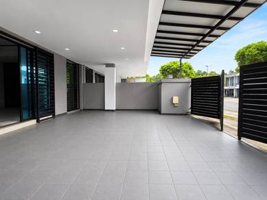 Fully Renovated 2 Storey End Lot House in Denai Alam For Sale.