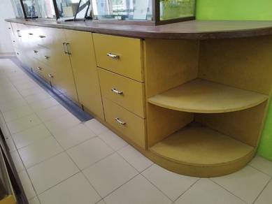 Kabinet Tepi Dinding Terpakai – Boleh Beli Asing