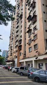 Rumah Pangsa Kayu Ara
