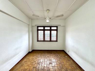 Pangsapuri Dahlia Court, Ampang. LRT CEMPAKA (4min walking distance)