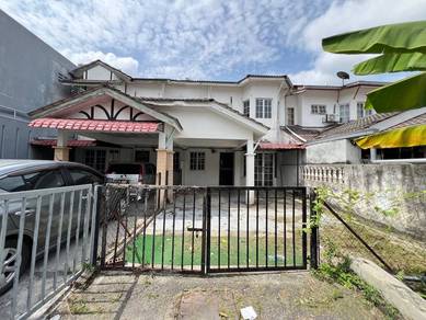 Spacious Land 2 Storey Terrace House Bandar Puncak Alam