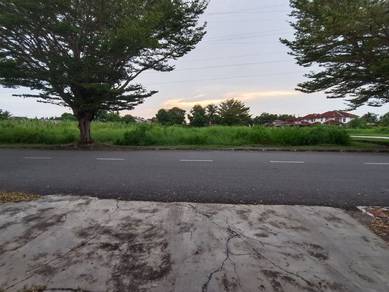 Facing open - Semi-D 1 tingkat - rumah luas