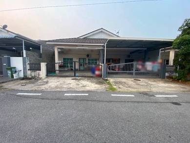 Single Storey Intermediate Terrace House for Sale at Desa Pujut 2 Miri