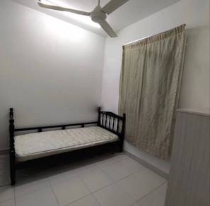 Bilik Sewa Setia Alam Perempuan Fully Furnished (single room)
