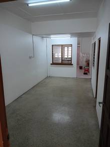 Poh Kwong Park, Single Storey Intermediate Terrace House For Sale...