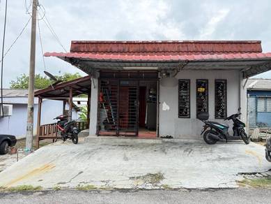 Rumah Murah End Lot Renovated Tumah Awam Pulau Sebang 1, Melaka