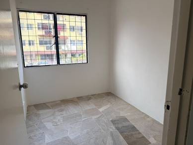 Low floor, convenient location, nearby Puchong Jaya and Sunway