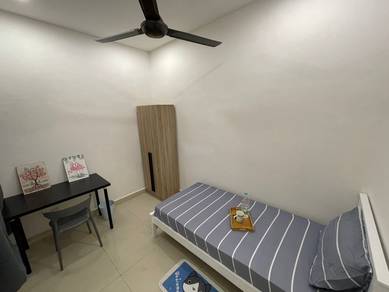 Pelangi Astana Condo Mutiara Damansara Male Small Fan Room Near MRT