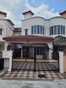 Fully refurbishwed hse in tip top condition 2 storrey freehold