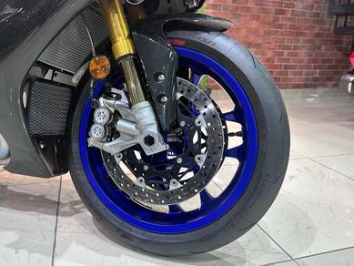 2025 Yamaha YZF-R1M AKRAPOVIC EXHAUST UNREG
