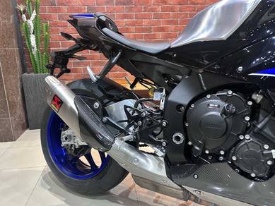 2025 Yamaha YZF-R1M AKRAPOVIC EXHAUST UNREG