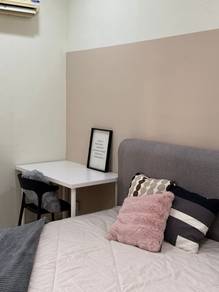 Middle Room for Rent at Royal Domain —  All Utilities Included