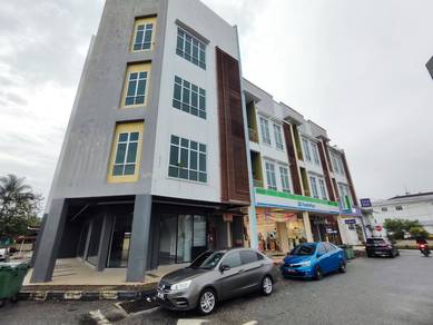 Facing Main Road 🔥 Bidor Corner Shop - Same roll with family mart