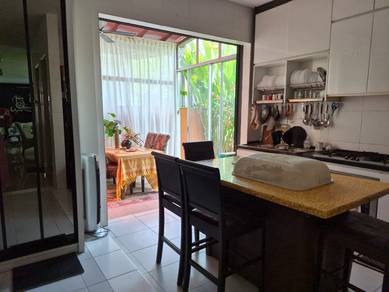 Semi D 2 Tingkat Corner Lot, Renovated, Fully Furnished, Near LRT