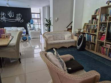 Semi D 2 Tingkat Corner Lot, Renovated, Fully Furnished, Near LRT