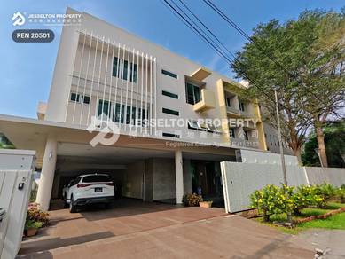 3 Storey High Ceiling Bungalow with Pool & Sea View, Damai KK