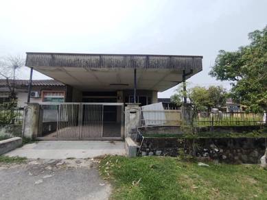 100% loan 1.5 Sty Corner House 48.5 x 75 Sqft Big land Sg Jelok Kajang