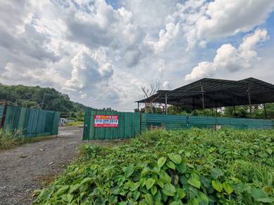 Facing Main Road Land For Rent! 📍Located at 15th Mile