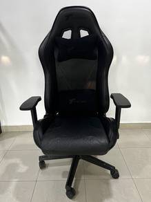 TT Racing gaming chair