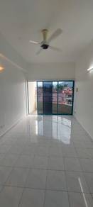 Pierce Palace 3-Bedrooms 1050sf P/Furnished Newly Painted 2-Carparks