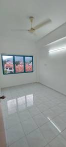 Pierce Palace 3-Bedrooms 1050sf P/Furnished Newly Painted 2-Carparks