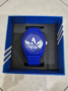 Adidas Santiago