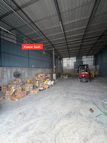 Warehouse For Rent 1300sqft 20ft Ceiling 3 Phase Power Container