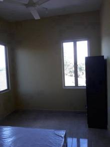 Master Room (big) in Bungalow Larkin Tampoi Kempas