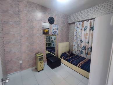 Main Place 2 Room Condo with Car Park