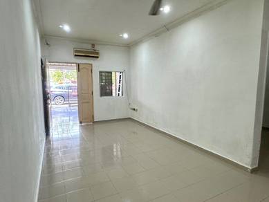 Single Storey Terrace House Close OCBC Bank Can Use For Commercial