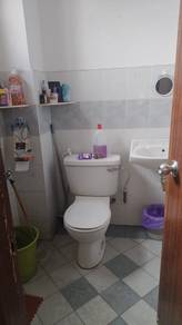 2 storey end lot Jln indah 2/2 for rent