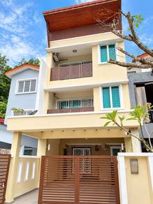 3 Storey  Modern Link Home Batu Caves tinggal 1 unit je lagi