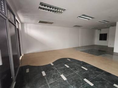 Iramanis Centre / For Rent / Ground Floor Intermediate