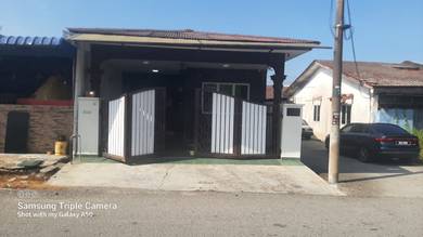 Seremban, END LOT SINGLE STOREY🏡FOR SALE