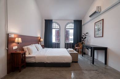 Fully-Furnished Suite for Rent in Prime Location, George Town