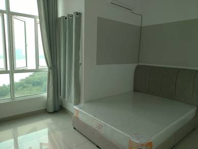 Ready to move in Fully furnished Medium Room for rent @ Saville D'lake