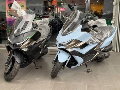 Kymco xciting 400 400cc maxi scooter R/Stock L/DP